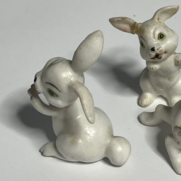 VTG 3 Miniature Rabbits Bone China Figurines White w/Green Eyes 2" Japan - Picture 5 of 15